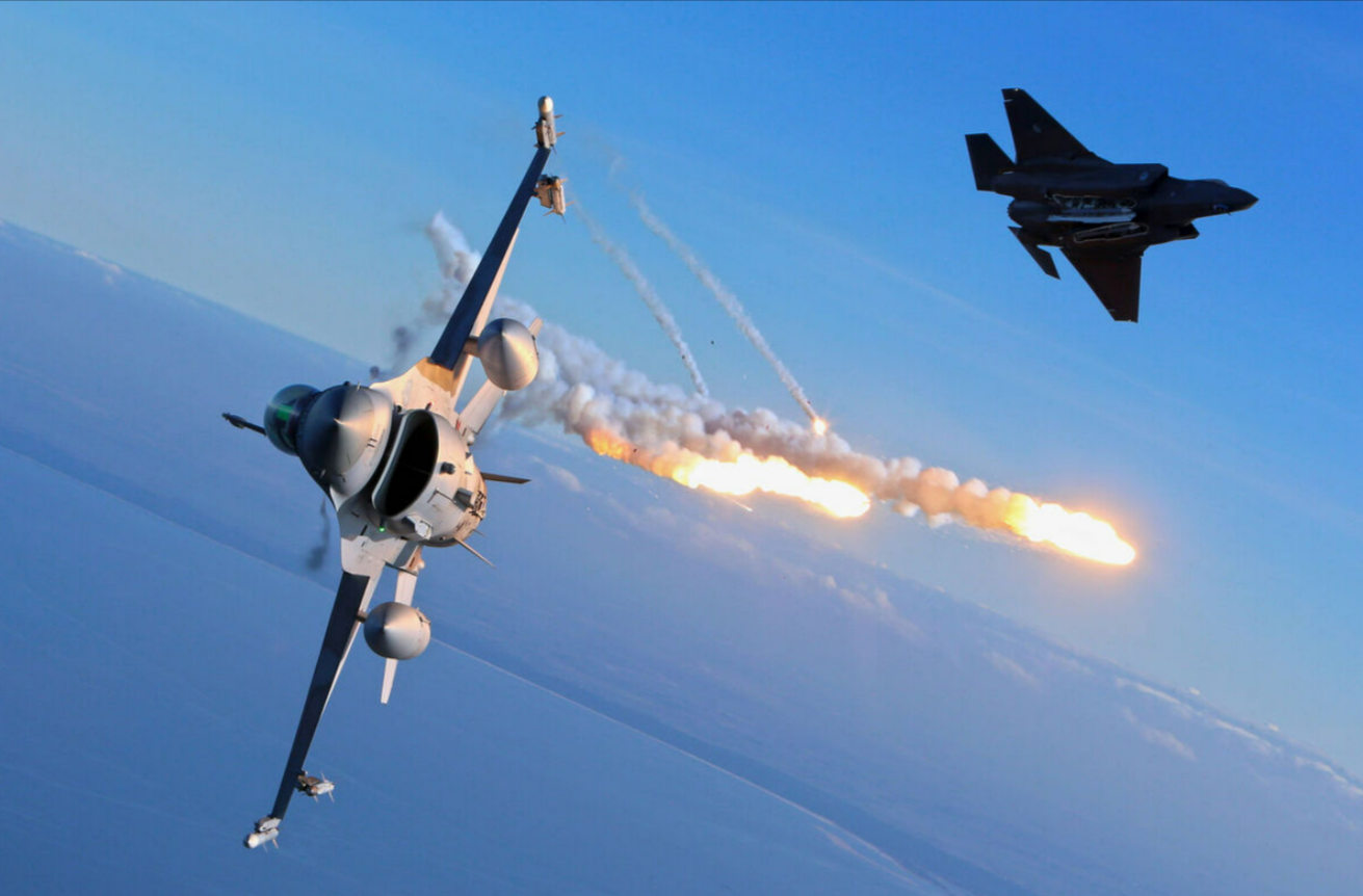 NATO-Alarmstart! Russenbomber über der Ostsee! Deutsche Kampfjets fangen Russen-Maschine ab